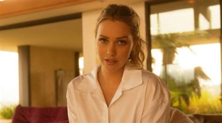 
Beca Milano Height, Weight, Net Worth, Age, Birthday, Wikipedia, Who, Nationality, Biography 